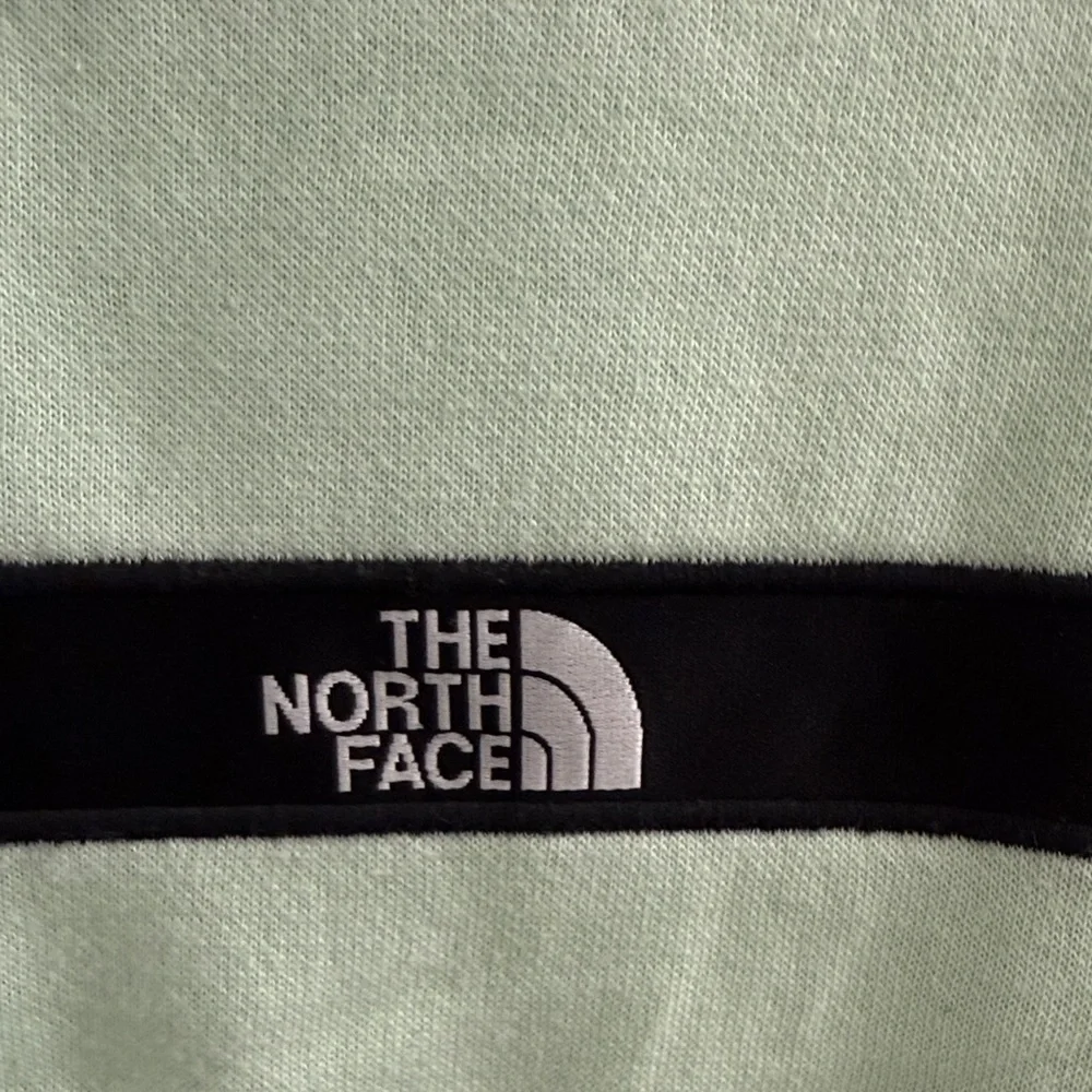 North Face Women's Mint Sweatshirt Size Medium